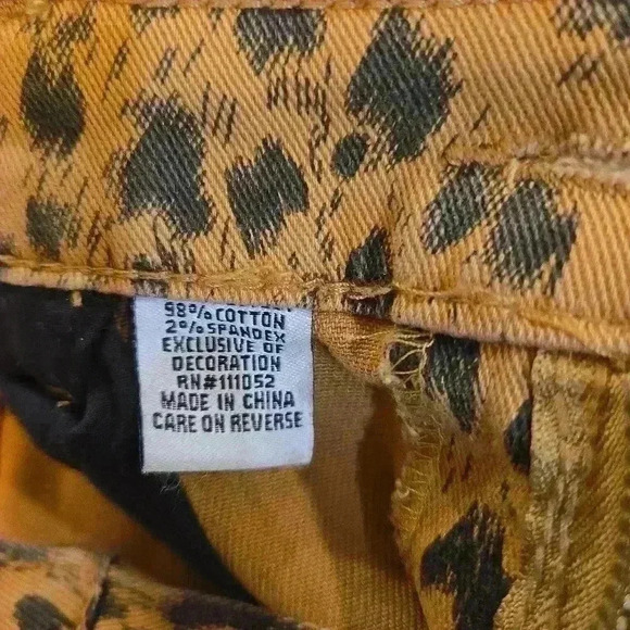 Vanilla Star Womens Stretch Leopard Distress Washed Straight Leg Jeans Size 7 - Picture 9 of 9